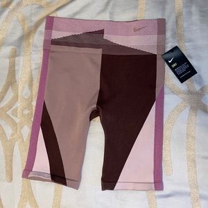 Nike Sculpt Tight Fit Biker Short